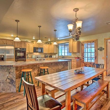 Kingston House With Fire Pit, Short Walk To Lake! Extérieur photo